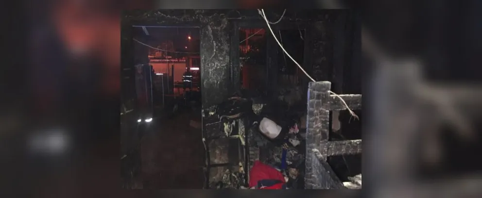Desesperación y conmoción en Salta: voraz incendio se apoderó de una casa repleta de niñitos