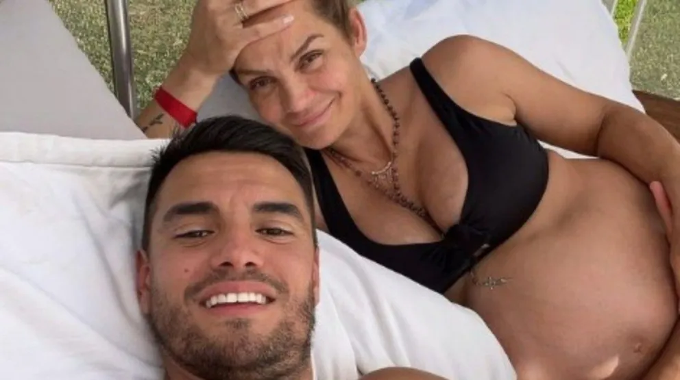 Eliana Guercio y Sergio Romero le dieron la bienvenida al mundo a su cuarto hijo