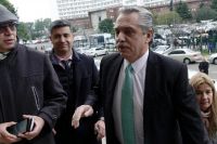 Alberto Fernández se sentó en el banquillo por una causa de Cristina Kirchner