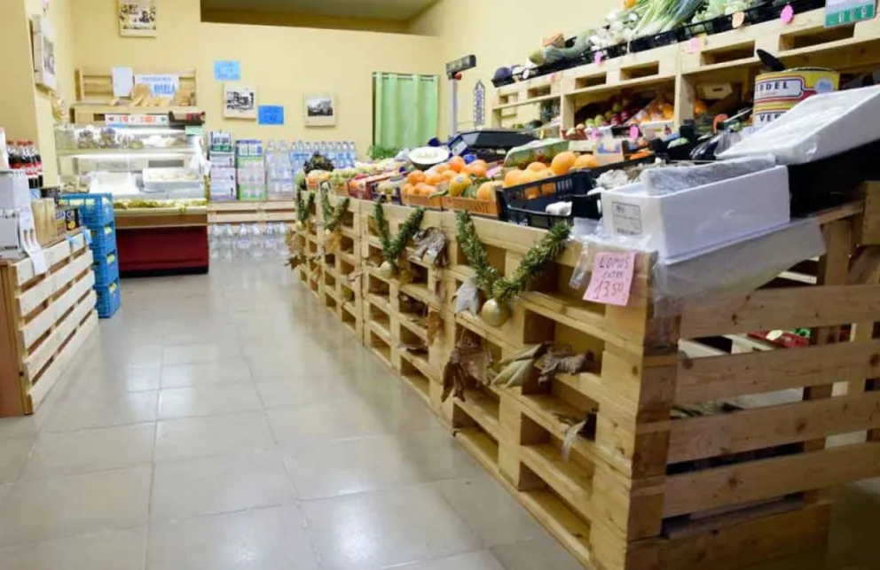 Luego del escandaloso video con los bolsones del gobierno el súper chino de Salta recibió una inspección sorpresa