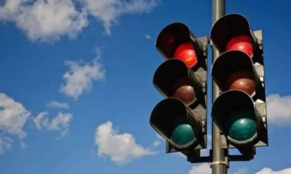 Alerta de tránsito: semáforos en la ciudad de Salta fuera de servicio