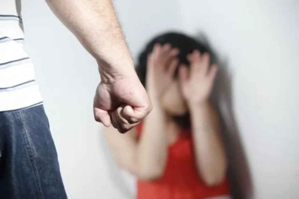 Dos hombres golpearon brutalmente a una nena para robarle la mochila en Villa Floresta