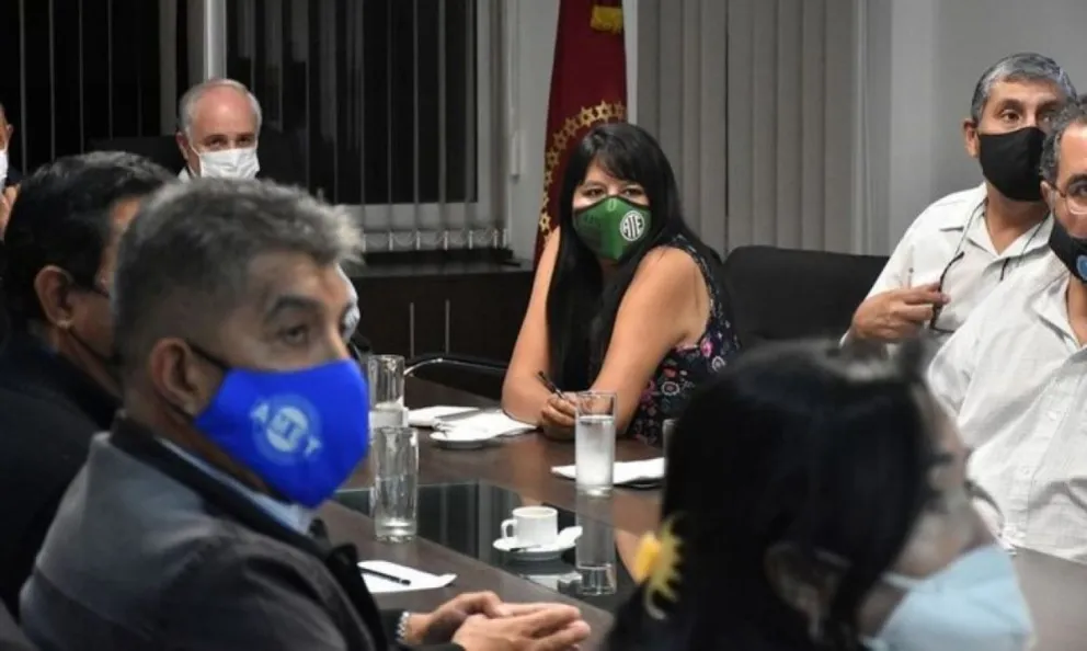Paritarias docentes: el gobierno provincial propuso un 40% de aumento y se desató otra polémica 