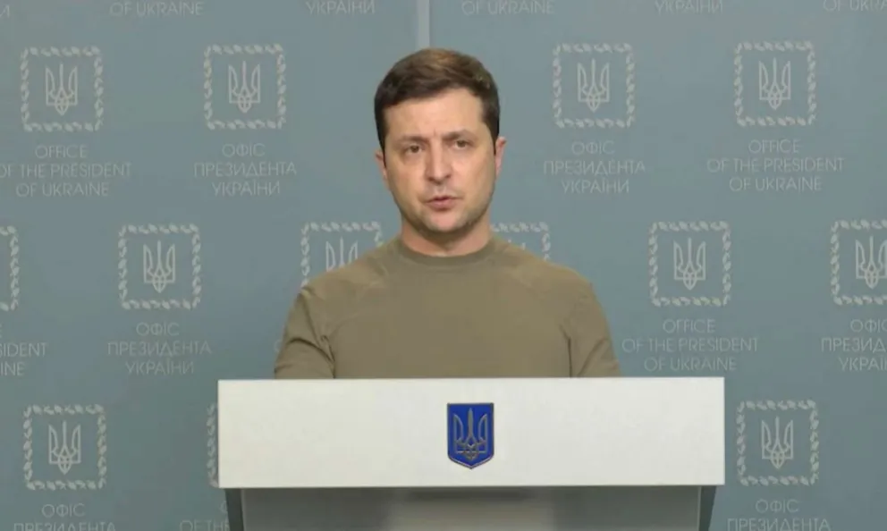  Zelensky enfrenta la guerra y sorprende al mundo: contó su exacta su ubicación en Ucrania