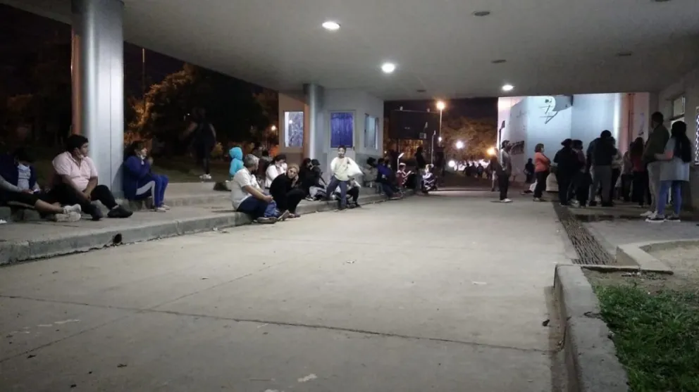 Estalló la guardia del Materno Infantil: la foto que indignó a toda Salta 