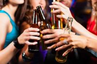 Estudiantes borrachos: la policía efectúo controles de alcoholemia en las escuelas 