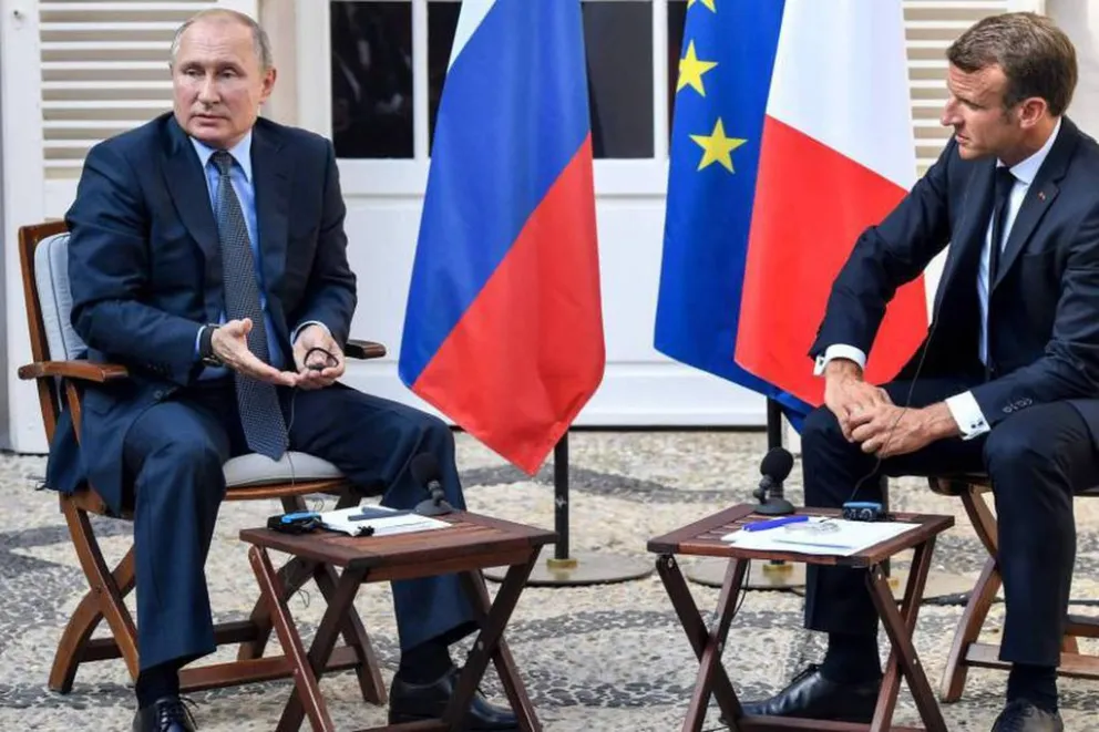 “Podría tomar todo el control de Ucrania”: Putin tuvo una llamada telefónica con el presidente de Francia