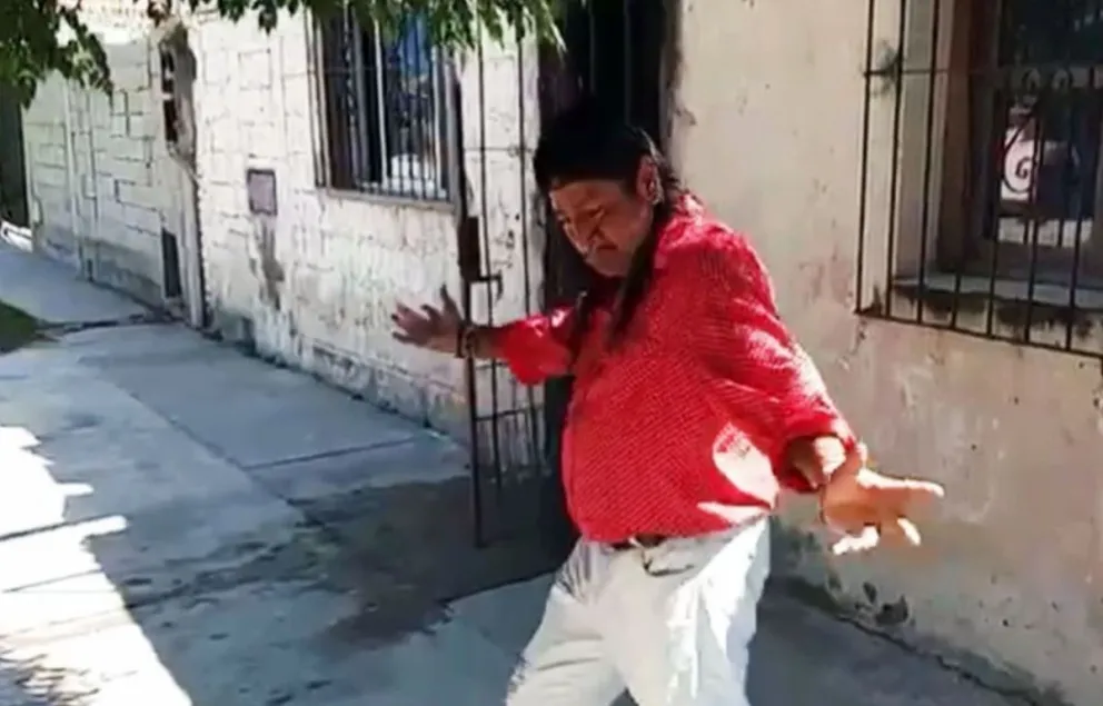 ¿Se pasó de "fafafa"? El Látigo Pasito Prohibido se pegó un baile que llamó la atención de todos