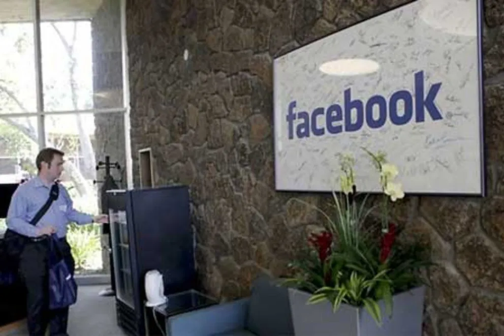 Manipulación política: Facebook cerró más de 30 páginas y cuentas falsas