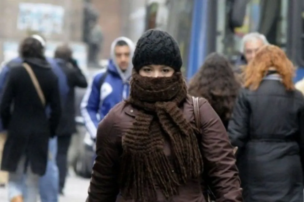 ¡El termómetro en 0! Comienza una mañana con mucho frío en la ciudad