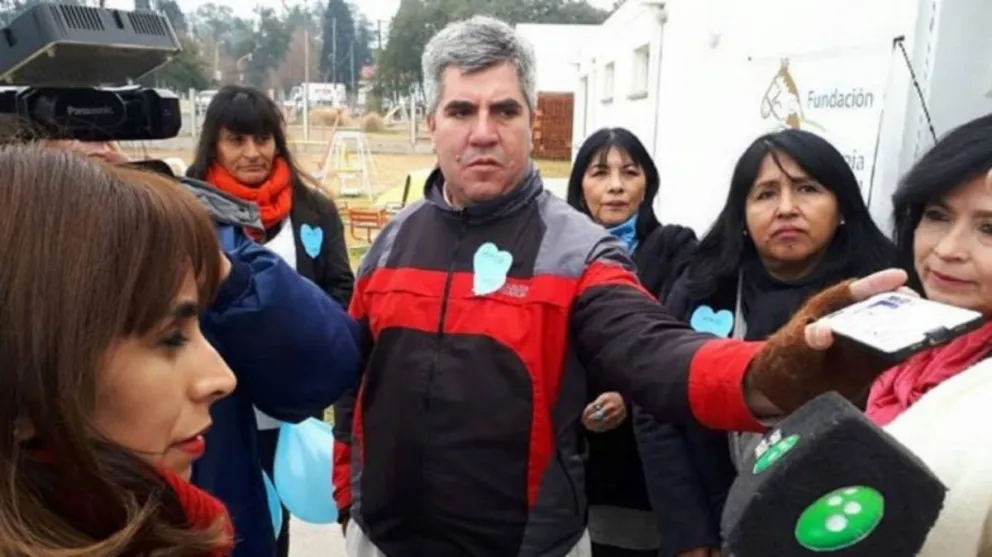 Un exsacerdote con denuncias por abuso participó en la marcha contra el aborto legal
