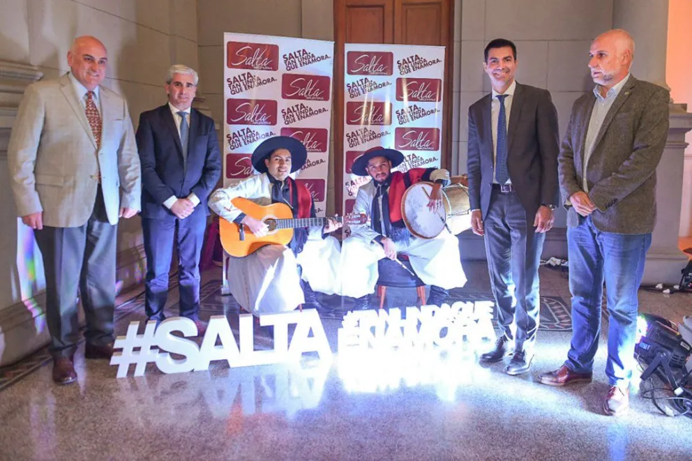 Urtubey y Schiaretti juntos: suscribieron un convenio para potenciar el turismo. VIDEO