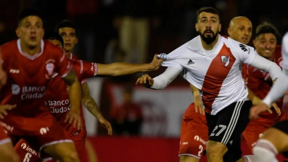 River y Huracán no se sacaron ventajas en un encuentro marcado por las polémicas