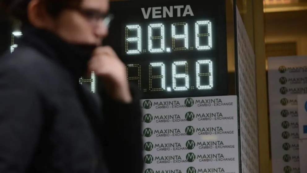 El dólar superó los $30 y desata el clima de tensión en los mercados