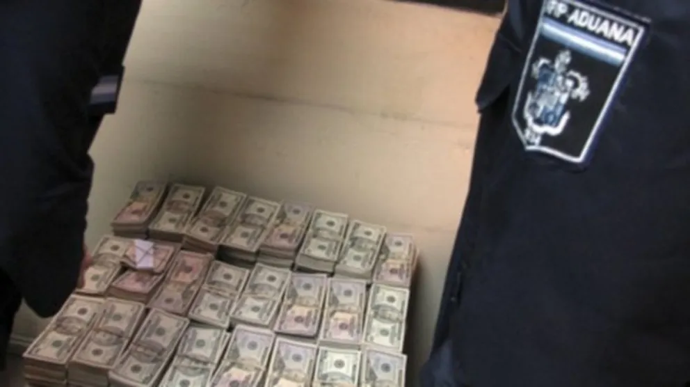 Un nuevo chofer arrepentido aseguró que Uberti entró al país con "U$S 4 millones" de las valijas de Antonini Wilson