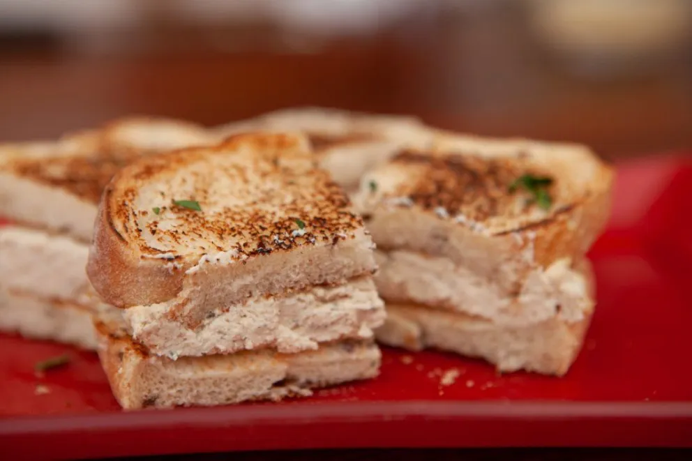 Riquísimo sándwich de pollo. Muy fácil de hacer. Los Blanco Tips y Recetas