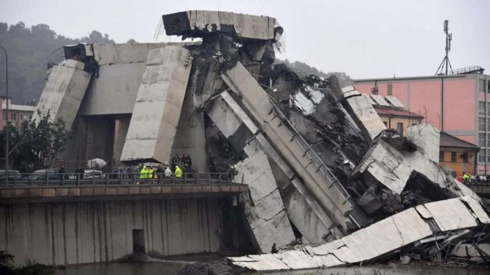 Colapsa puente en Italia. Hay varios muertos