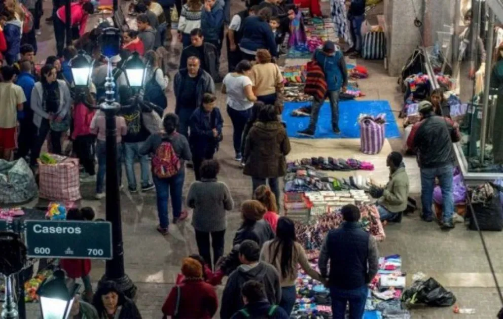 Manteros llegaron a un acuerdo y podrán trabajar