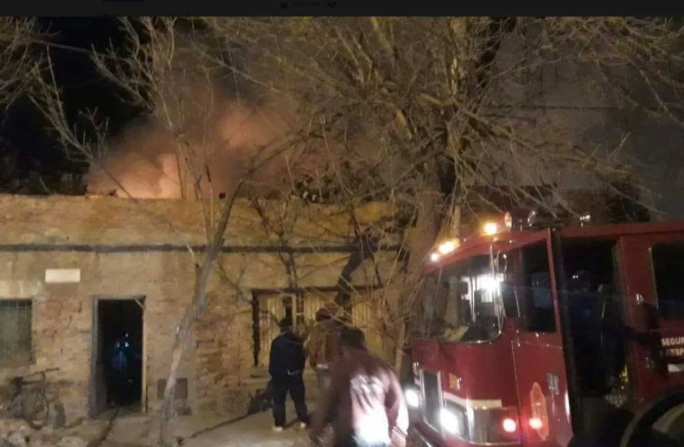 Voraz incendio en la noche salteña