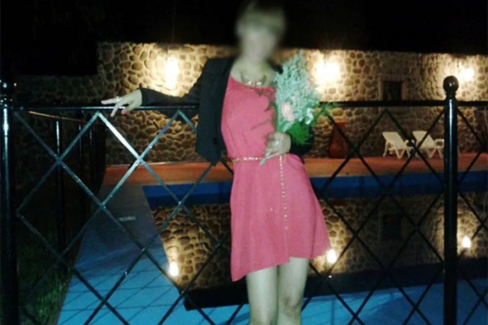 Narco policía sexy: se conocieron sus fotos  a través de las redes sociales