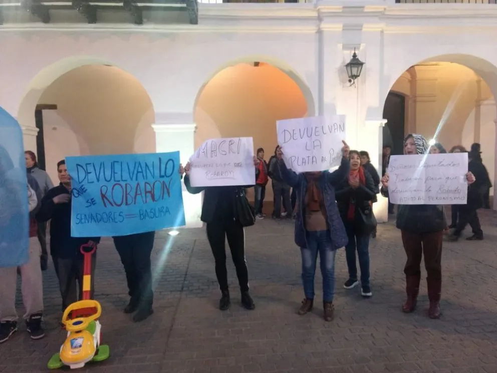 Marcha desafuero Cristina Kirchner en Salta: #21Presente