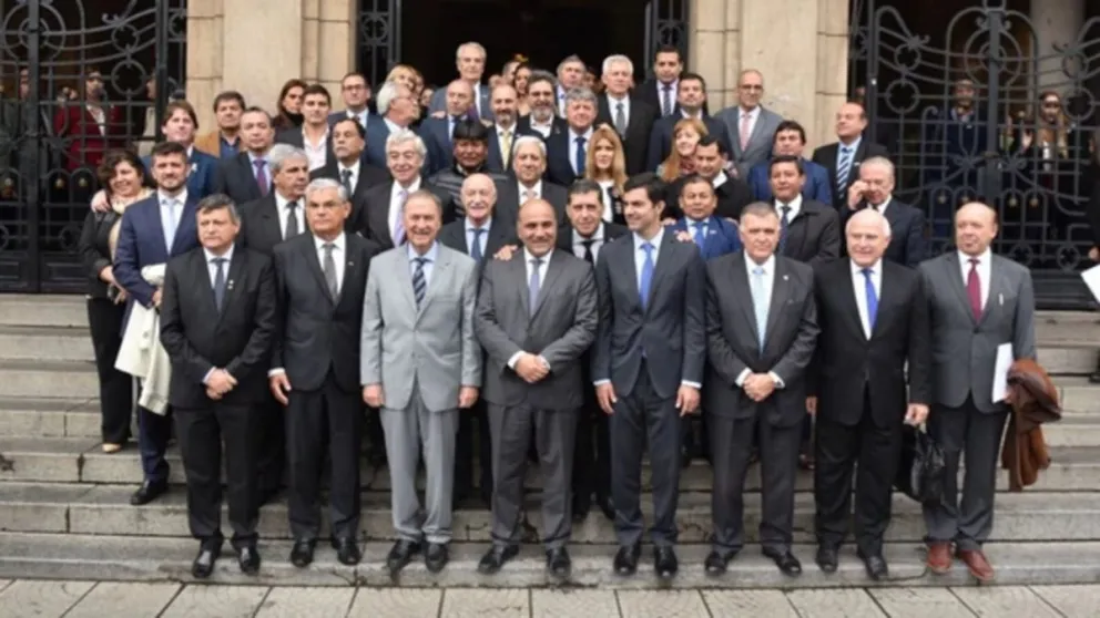 Gobernadores peronistas se reúnen por el Fondo Sojero