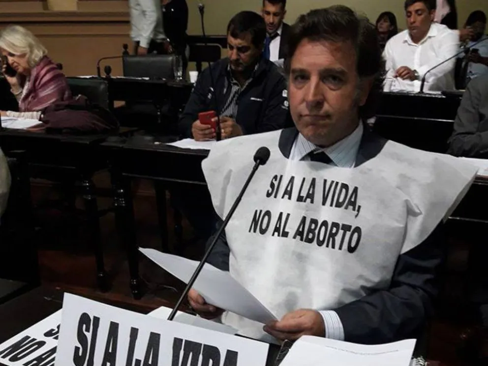 Diputados analizarán sancionar a Andrés Suriani y él convocó a un cacerolazo para ser respaldado
