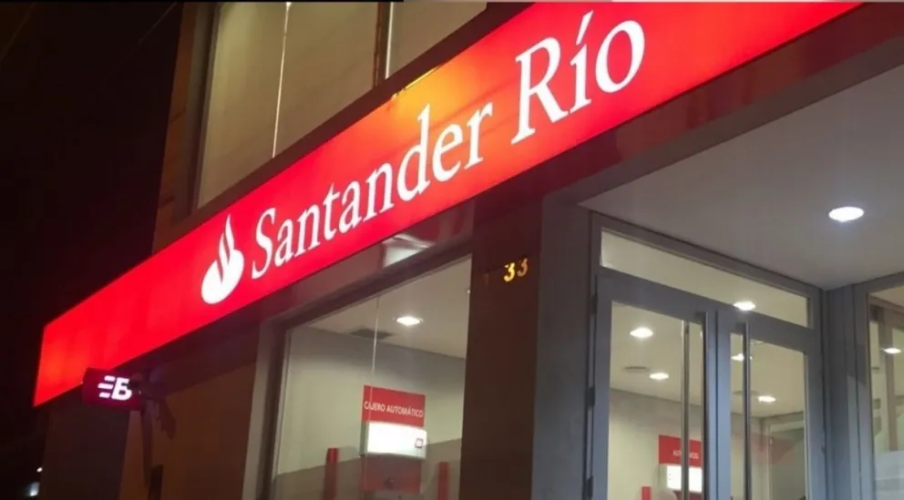 Video: en medio de la corrida cambiaria, a un ahorrista le negaron dólares en el banco y enfureció