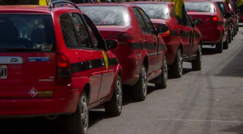 Remiseros exigen unificar el sistema de transporte y obtener licencias de taxi
