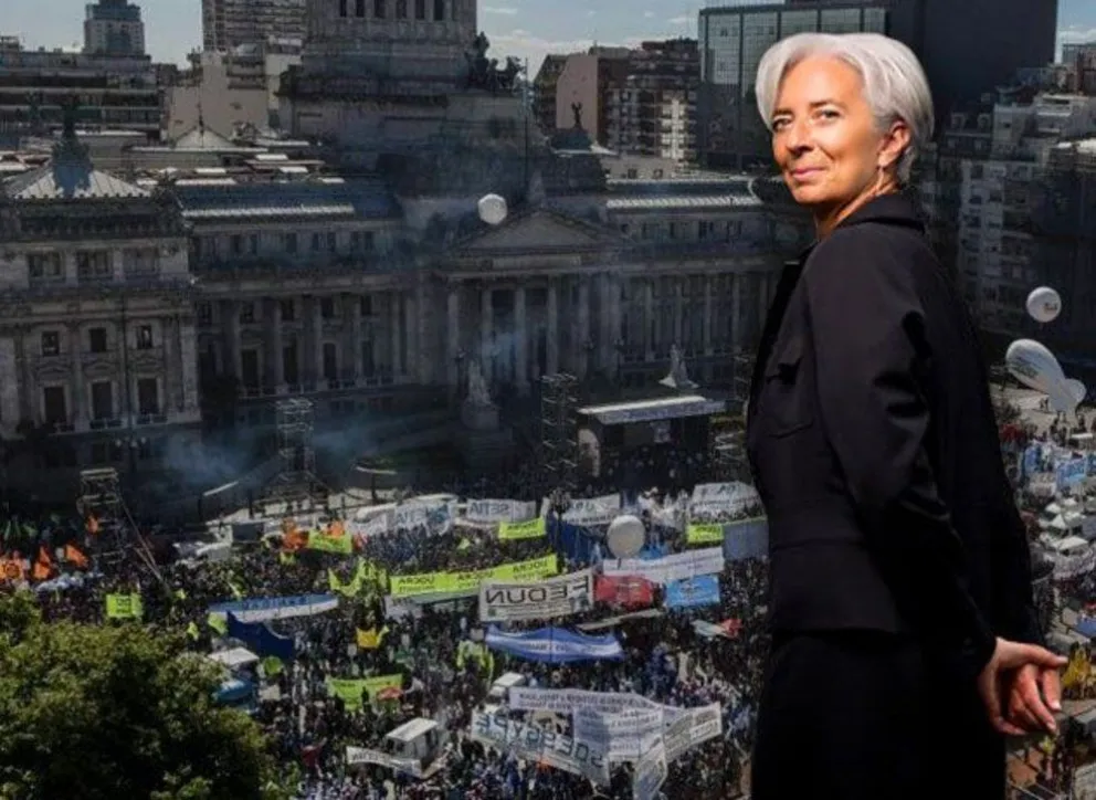 Con el dólar arriba de los $32, el gobierno busca una señal del FMI para descartar el default