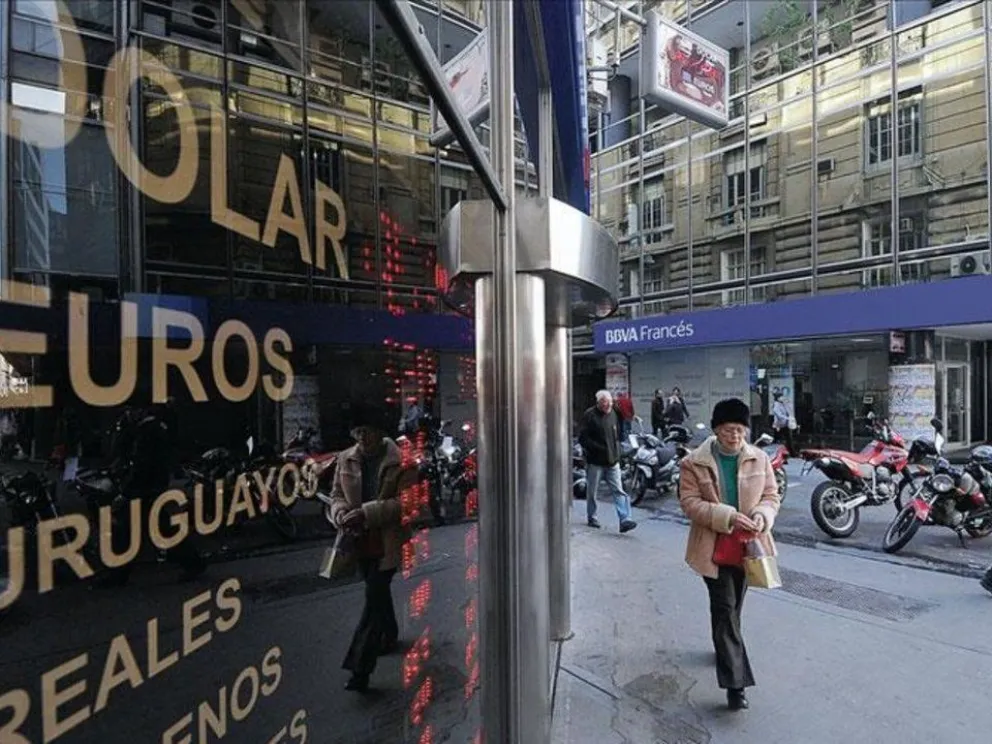 La estrategia del Gobierno para frenar la salvaje escalada del dólar que superó los $ 40