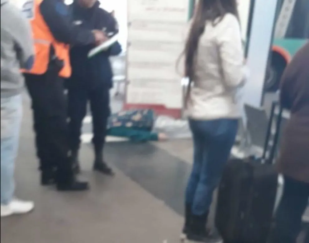 Mañana trágica en la Terminal: estaba por viajar, se sintió mal y murió