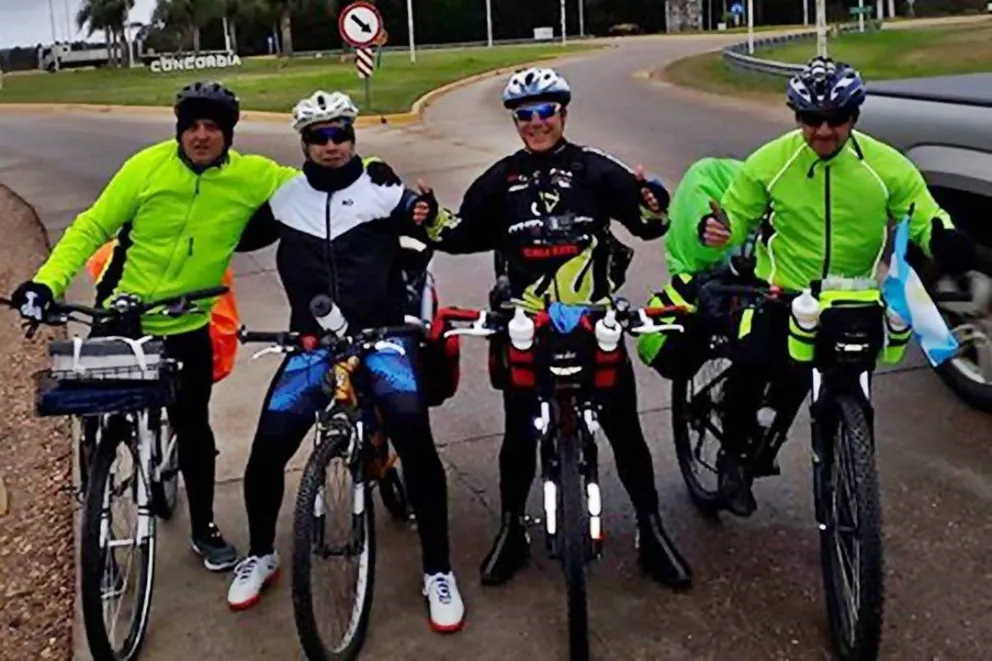 Recorren más de 1000 kilómetros en bici por la Virgen del Milagro