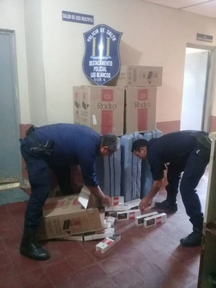 Transportaban ilegalmente bultos, al ver la policía quisieron escaparon