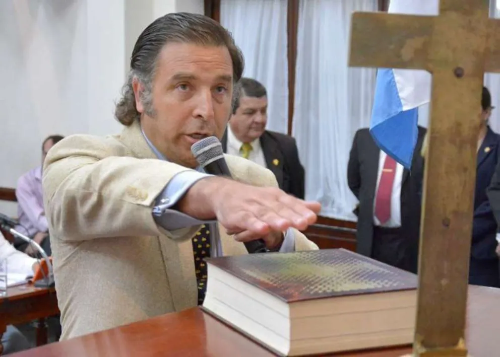 Suriani: El caballero de la armadura abollada