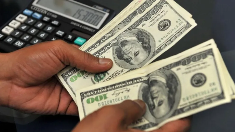 Claves para entender qué pasa con los créditos y el dólar