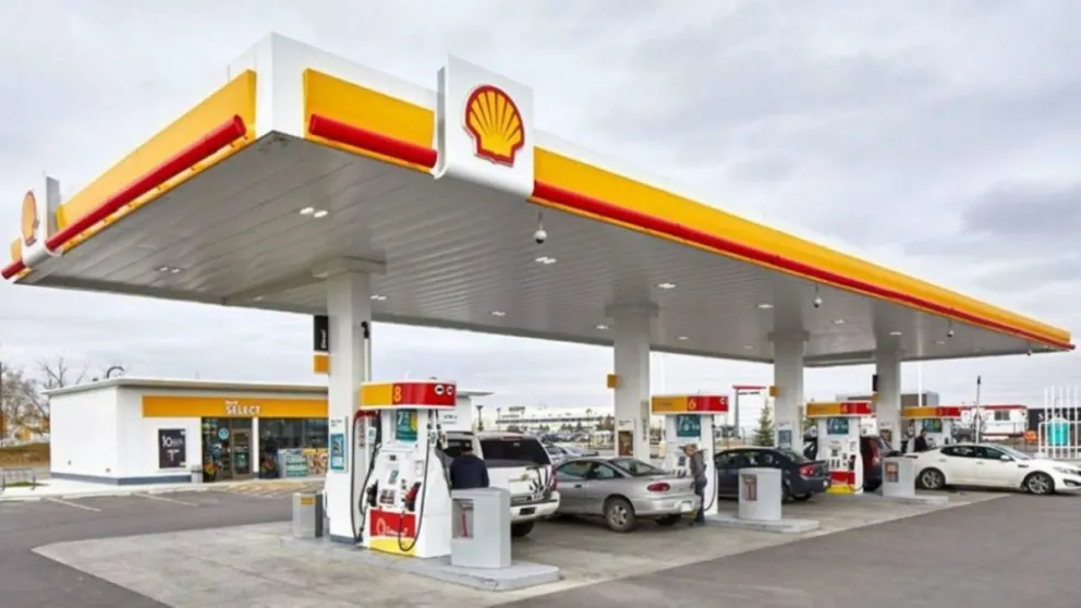 Shell subió el precio de la nafta y en esta semana YPF y Axion podrían hacer lo mismo