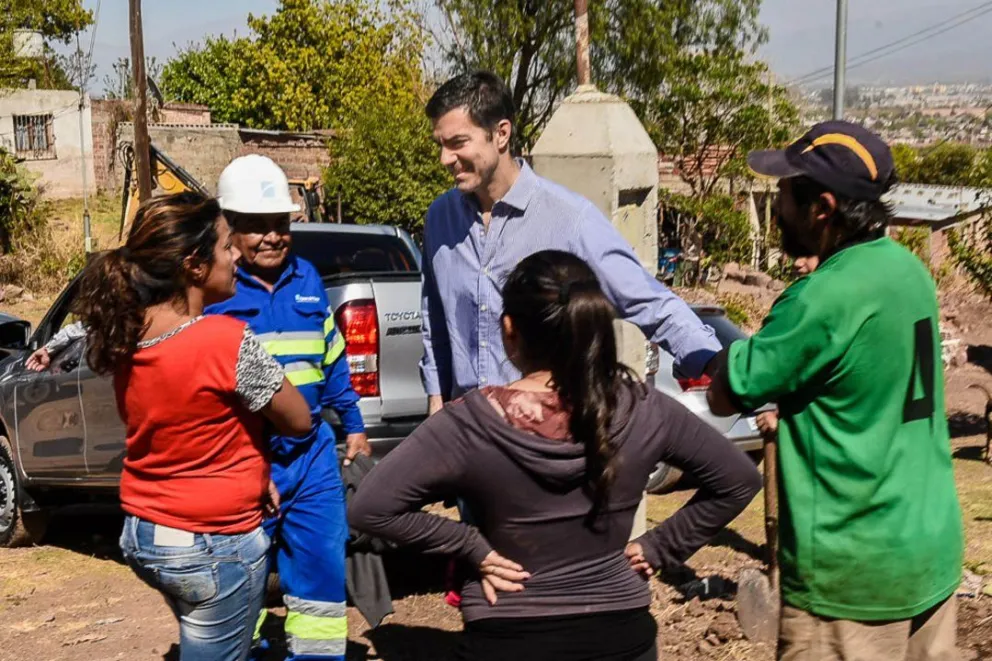 Urtubey: "Con esta obra 850 familias del barrio Floresta contarán con el servicio de agua potable"