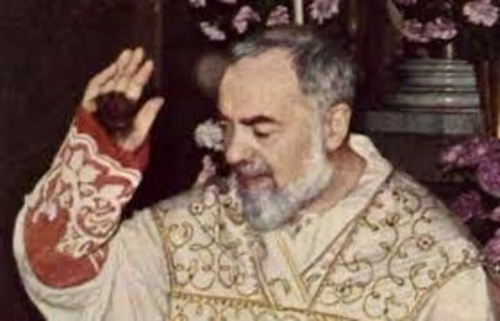 Luminosidad y levitaciones del Padre Pío