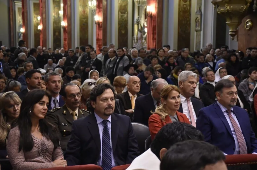 Sáenz participó de la misa de la Exaltación de la Santa Cruz