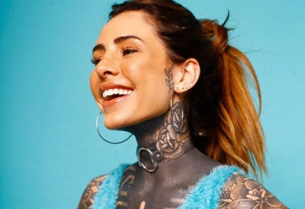 Cande Tinelli con nuevo tatuaje futbolero