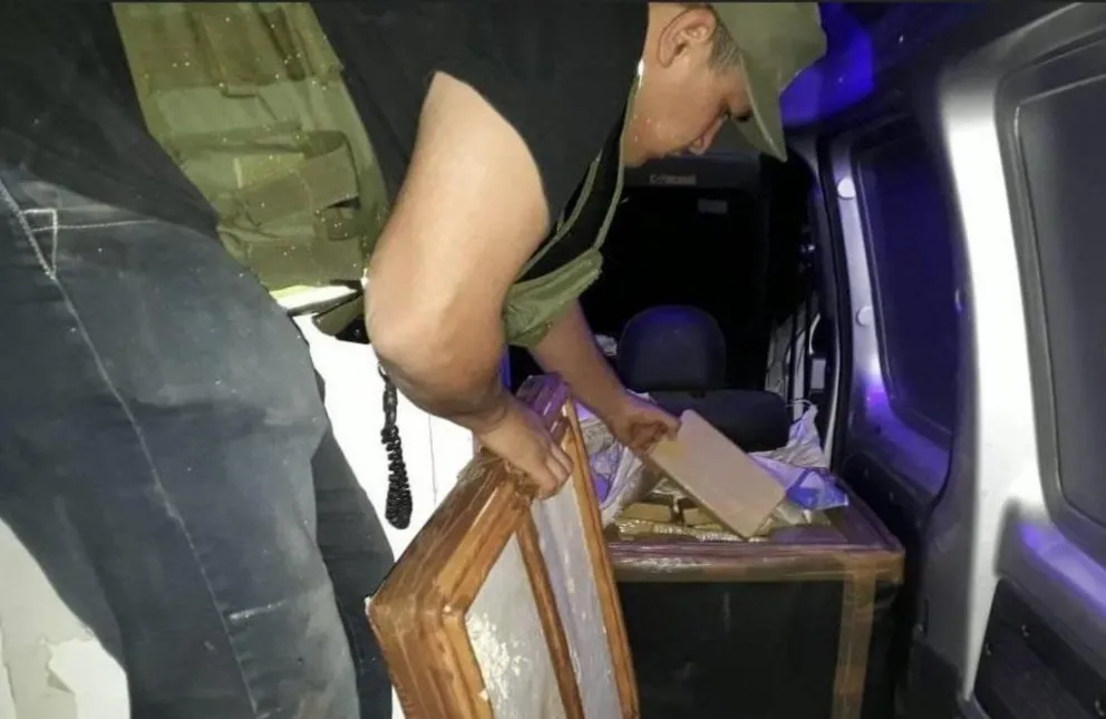 Los detuvieron por llevar 184 kilos de marihuana en heladeras