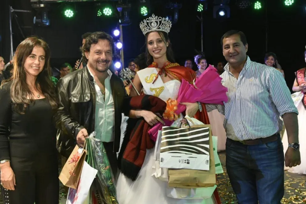 Intendentes participaron de la elección de la reina de los estudiantes provincial