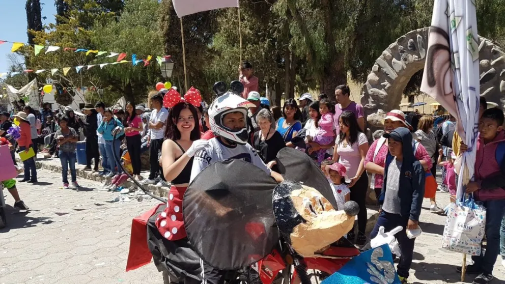 Así se festejó el Día del Estudiante en Cachi