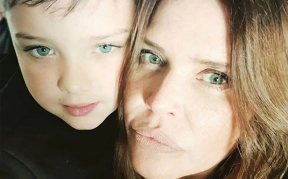 Polémica transmisión en vivo de Nazarena Vélez: su hijo insulta y explotaron las redes