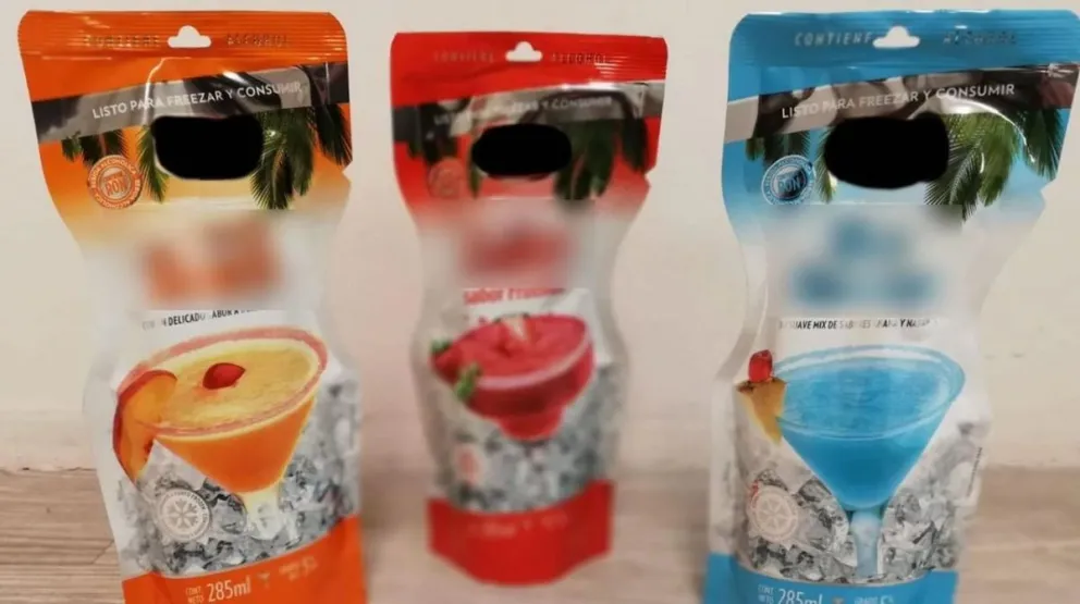 Drinks en Sachets: alerta por la venta de alcohol en bolsas de plástico "ideal para previas"