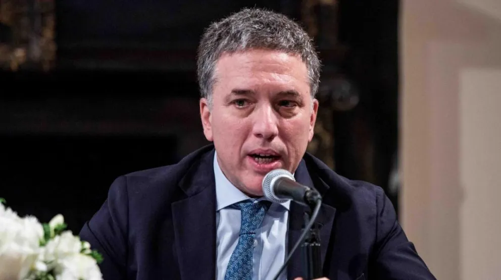 Dujovne: "Estamos recibiendo muchos más dólares de los que necesitamos"