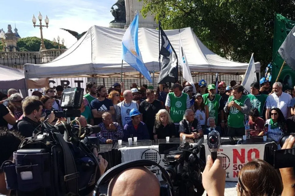 CTA y ATE acamparán cinco días en el Congreso