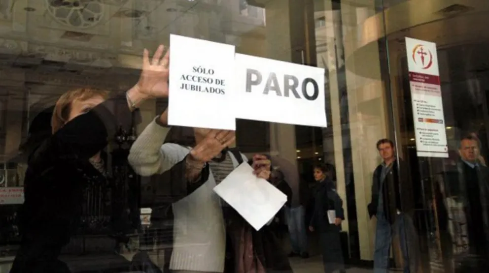 Martes 25:  sin clases, ni colectivos, ni bancos ni comercios
