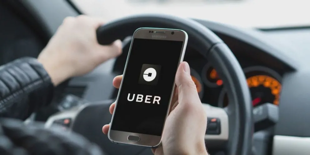 Llamó a un Uber para ir a un hotel con su amante, pero el conductor era su marido